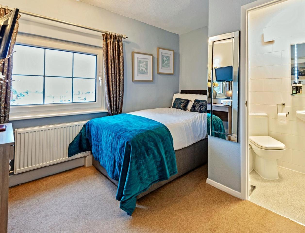 The Pytchley Inn West Haddon Экстерьер фото